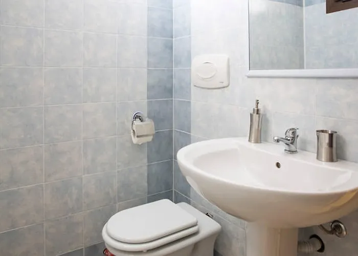 ゲストハウス La Torre Loceri