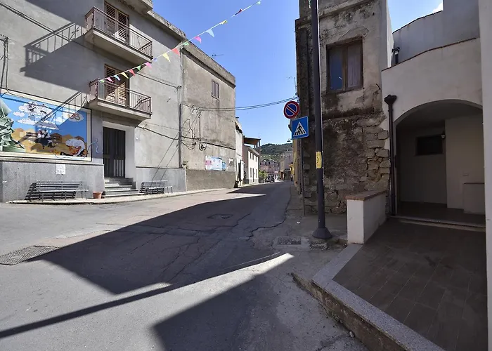 ゲストハウス La Torre Loceri